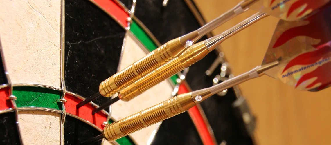 dartspiel-dartpfeile