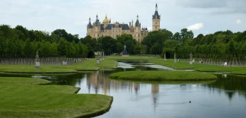 schloss schwerin park